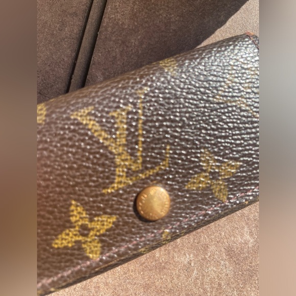 Louis Vuitton Key Holder - Picture 2 of 9